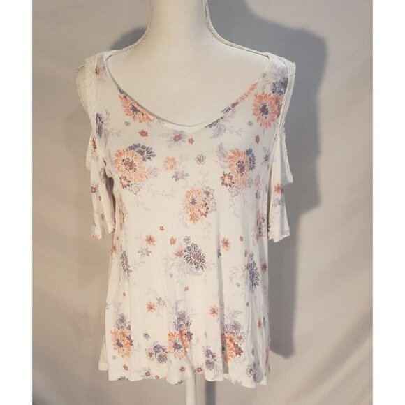 Mudd White Cold Shoulder Flowered T-Shirt - Picture 2 of 10